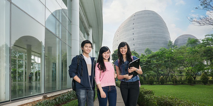 taman-selasar-umn---universitas-multimedia-nusantara,-universitas-terbaik-indonesia taman-selasar-umn---universitas-multimedia-nusantara,-universitas-terbaik-indonesia