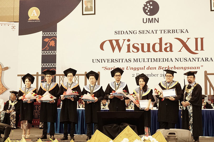 Wisuda Xii Umn Sarjana Unggul Dan Berkebangsaan Universitas