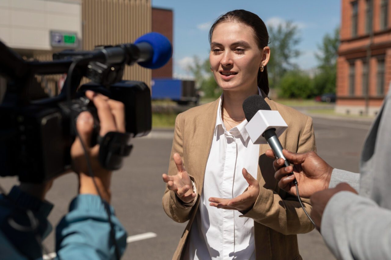 The Difference Between Journalism And Public Relations | Universitas ...