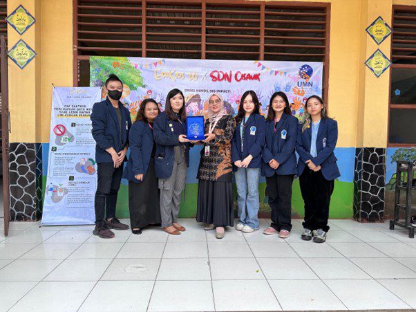 UMN Partners with SDN Cisauk to Create Awareness of Plastic Waste Among Elementary School Children Through The EcoKids 1.0 Program
