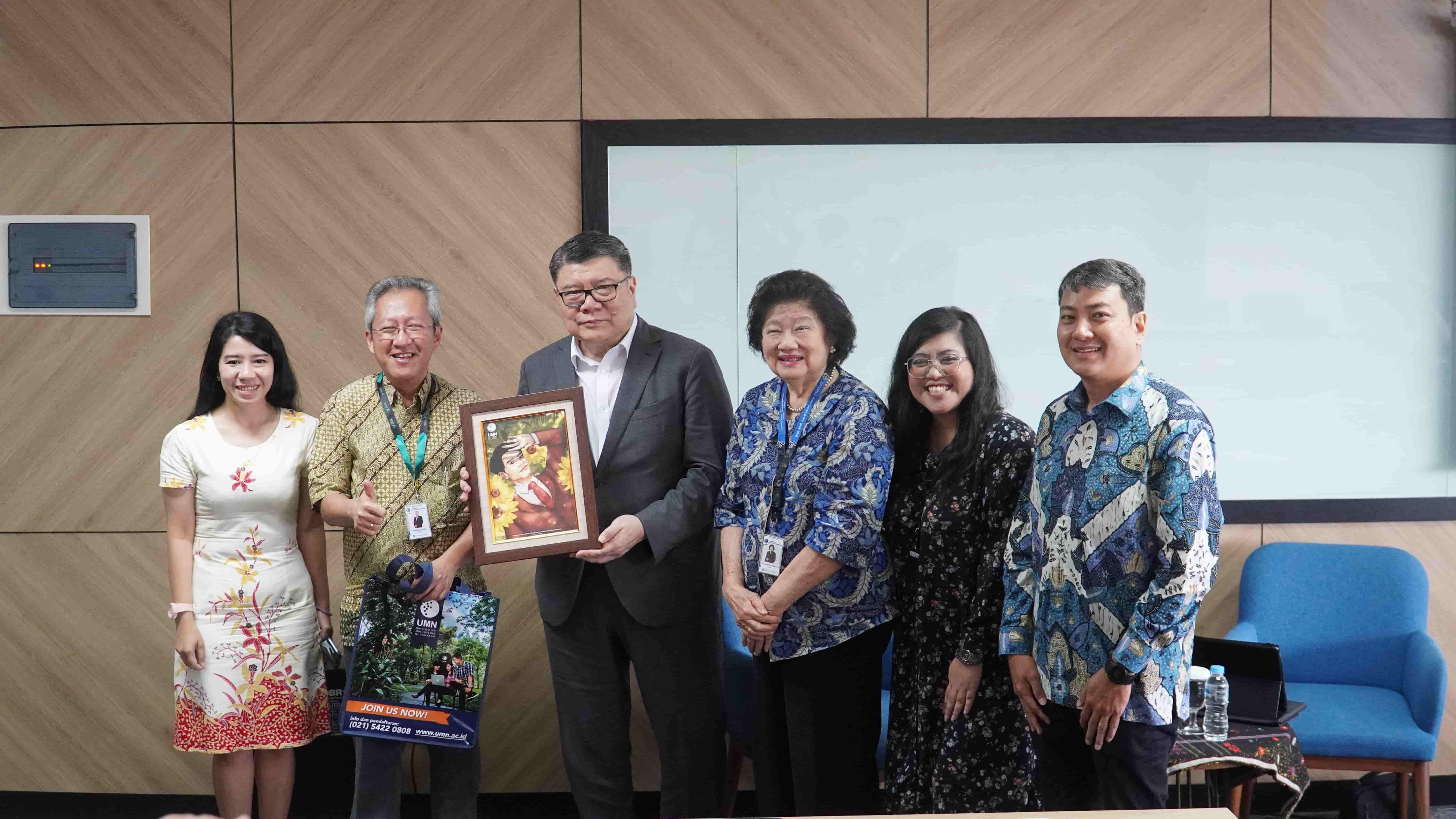 Kuliah Umum Magister Ilmu Komunikasi : 