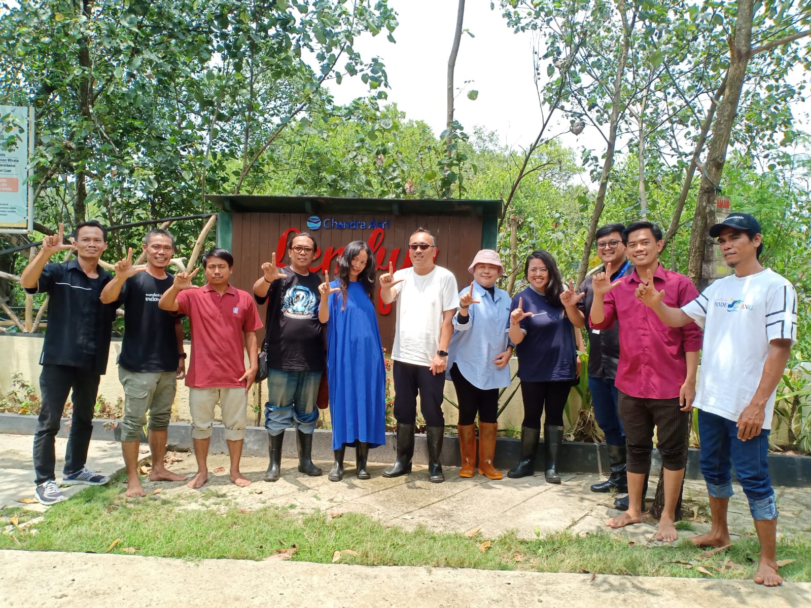 Kolaborasi Internasional UMN dan MMU Dampingi Pengembangan Lembur Mangrove Patikang